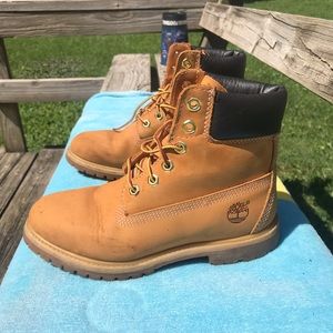 Women’s size 7 Timberlands